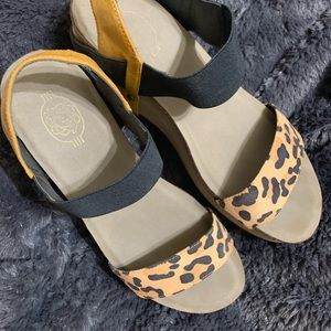 Ladies size 10 hocus pocus wedges.